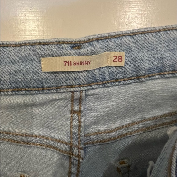 Levi Strauss 711 Skinny Distress Jeans - Picture 4 of 6